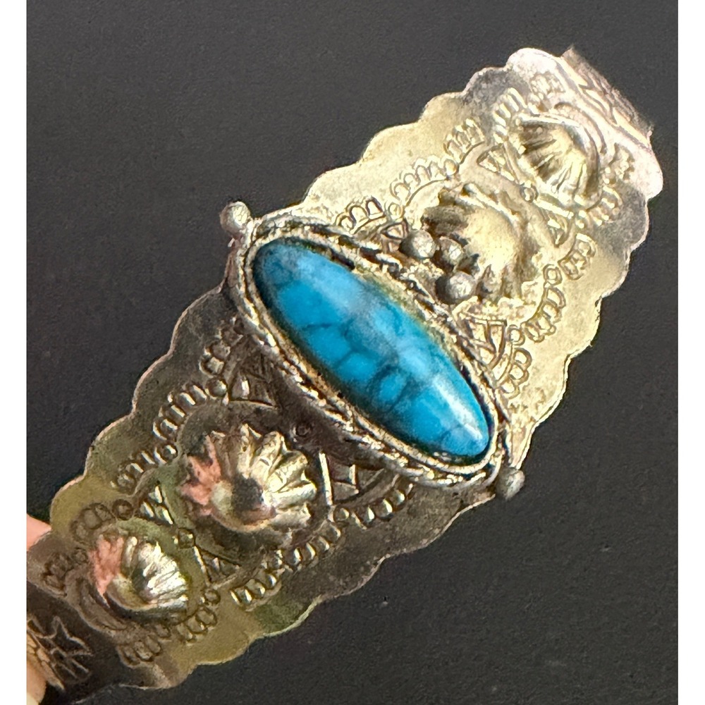 Vintage Cuff Bracelet Southwestern Silver Tone Concho